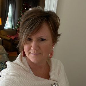 Meet your Posher, Leigh anne